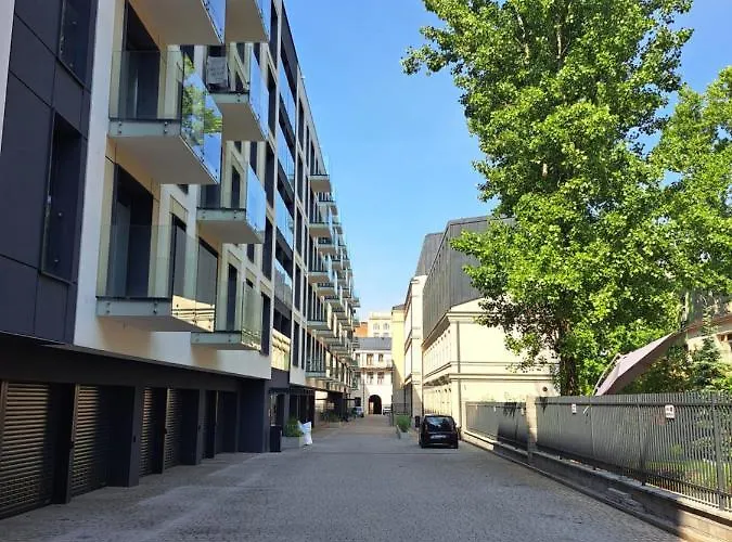 44 Piotrkowska Street * 우치